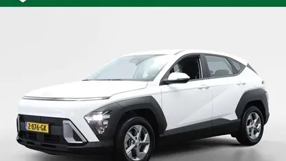 Atlas white Gebruikt 2024 Hyundai Kona Comfort SUV | € 28.750 (Eerlijke prijs)