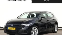 Zwart Gebruikt 2022 VW Golf VIII Business Hatchback | € 23.795 (Eerlijke prijs)