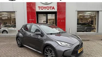 Occasion Toyota Yaris Premium 116 PK (85 kW) 2022 Grijs Hatchback