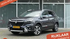 Grijs, metallic lak Gebruikt 2024 Suzuki SX4 S-Cross Style SUV | € 31.950 (Eerlijke prijs)