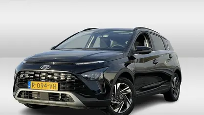 Zwart Gebruikt 2023 Hyundai Bayon Premium SUV | € 19.750 (Eerlijke prijs)