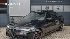 Zwart Gebruikt 2022 Alfa Romeo Giulia Veloce Sedan | € 46.950 (Eerlijke prijs)