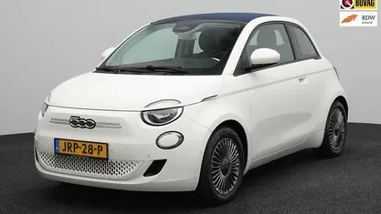 Wit Gebruikt 2023 Fiat 500C Icon Cabriolet | € 22.000 (Eerlijke prijs)
