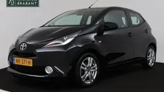 Gebruikt 2017 Toyota Aygo X-play Hatchback | € 7.945 (Eerlijke prijs)