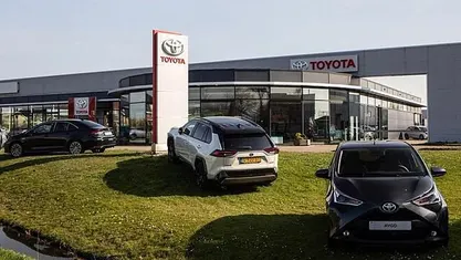 Wit Gebruikt 2025 Toyota Yaris Cross Active SUV | € 28.950 (Eerlijke prijs)