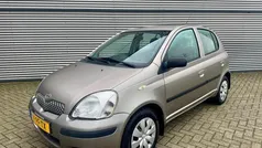 Grijs Gebruikt 2004 Toyota Yaris Hatchback | € 3.250 (Eerlijke prijs)