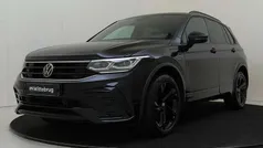 Zwart Gebruikt 2022 VW Tiguan R-line SUV | € 36.925 (Eerlijke prijs)
