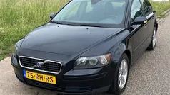 Zwart Gebruikt 2005 Volvo S40 Momentum Sedan | € 2.499 (Eerlijke prijs)