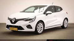 Wit Gebruikt 2021 Renault Clio V Intens Hatchback | € 15.695 (Eerlijke prijs)