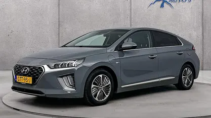 Grijs Occasion 2020 Hyundai Ioniq Premium Hatchback | € 17.920 (Eerlijke prijs)