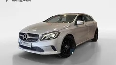 Grijs Gebruikt 2017 Mercedes A160 Ambition Hatchback | € 15.445 (Eerlijke prijs)