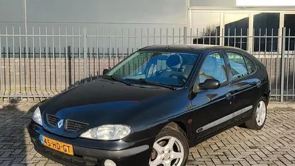 Occasion 2001 Renault Mégane Authentique Hatchback | € 1.298 (Eerlijke prijs)