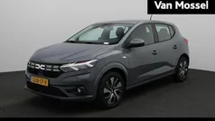 Gebruikt 2024 Dacia Sandero Expression Hatchback | € 18.940 (Eerlijke prijs)