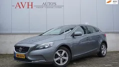 Gebruikt 2015 Volvo V40 Business Edition Stationwagen | € 6.750 (Eerlijke prijs)