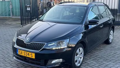 Zwart Occasion 2015 Skoda Fabia Ambition Stationwagen | € 3.950 (Eerlijke prijs)