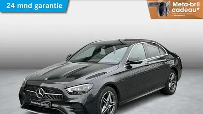 Grijs Gebruikt 2020 Mercedes E300 AMG line Sedan | € 36.950 (Eerlijke prijs)