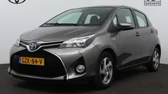 Grijs Gebruikt 2016 Toyota Yaris Hybrid Limited Hatchback | € 15.220 (Eerlijke prijs)