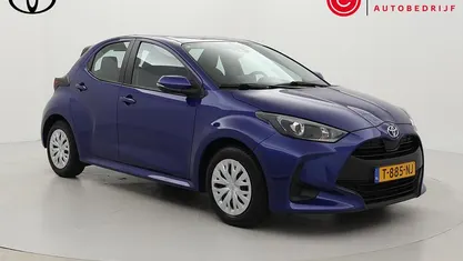 Blauw Occasion 2023 Toyota Yaris Hybrid Active Hatchback | € 20.999 (Eerlijke prijs)
