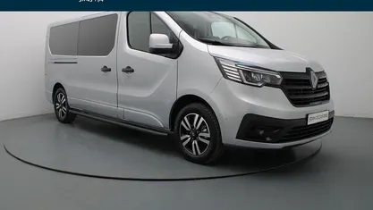 Zilver metallic Gebruikt 2024 Renault Trafic MPV | € 35.740 (Eerlijke prijs)