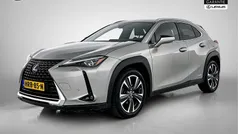 Gebruikt 2019 Lexus UX 250h Luxury Line SUV | € 27.950 (Eerlijke prijs)