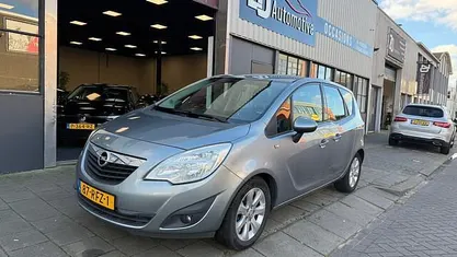 Grijs (metallic) Gebruikt 2011 Opel Meriva Edition MPV | € 3.450 (Goede deal)