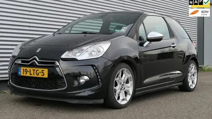 Zwart Gebruikt 2010 Citroën DS3 Sport Chic Hatchback | € 4.940 (Eerlijke prijs)