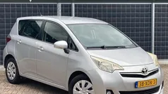 Grijs Gebruikt 2012 Toyota Verso-S MPV | € 5.950 (Goede deal)