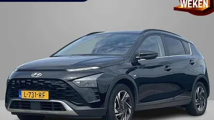 Phantom black (x5b) (donker zwart) Gebruikt 2021 Hyundai Bayon Premium SUV | € 17.990 (Eerlijke prijs)