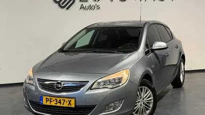 Grijs Gebruikt 2010 Opel Astra Edition Hatchback | € 3.450 (Eerlijke prijs)