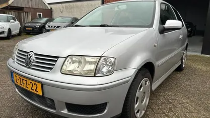 Grijs Occasion 2001 VW Polo Comfortline Hatchback | € 1.250 (Eerlijke prijs)