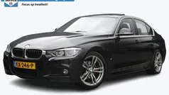 Zwart Gebruikt 2016 BMW 330e Executive Sedan | € 14.950