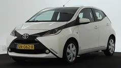 Gebruikt 2018 Toyota Aygo X-play Hatchback | € 10.945 (Eerlijke prijs)