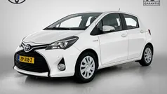 Wit Gebruikt 2017 Toyota Yaris Hybrid Trend Hatchback | € 14.445 (Eerlijke prijs)