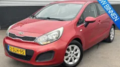 Rood Gebruikt 2013 Kia Rio Comfort Hatchback | € 8.400 (Eerlijke prijs)