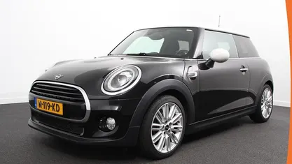 Zwart Gebruikt 2019 Mini Cooper Chili Hatchback | € 14.740 (Eerlijke prijs)