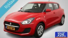 Rood Gebruikt 2021 Suzuki Swift Comfort Hatchback | € 13.950 (Super prijs)