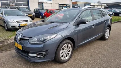 Grijs Gebruikt 2015 Renault Mégane GrandTour LIMITED Stationwagen | € 3.500 (Goede deal)