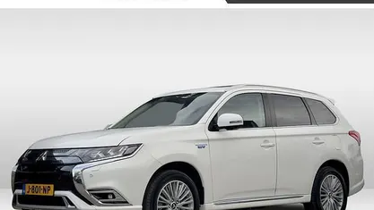 Gebruikt 2020 Mitsubishi Outlander Intense+ SUV | € 22.900 (Eerlijke prijs)