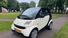Zwart Gebruikt 2006 Smart ForTwo Coupé Pure Coupé | € 1.899 (Eerlijke prijs)