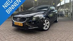 Zwart Gebruikt 2015 Volvo V40 Kinetic Stationwagen | € 14.990 (Eerlijke prijs)