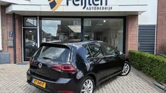 Zwart Gebruikt 2017 VW Golf VII R-line Hatchback | € 14.750 (Eerlijke prijs)