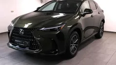 Groen, metallic lak Nieuw 2025 Lexus NX450h+ Luxury Line SUV | € 58.945 (Super prijs)