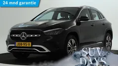 Donker kosmoszwart metaalkleur metallic Gebruikt 2023 Mercedes GLA250 Advanced SUV | € 42.945 (Eerlijke prijs)