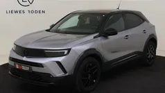 Grijs Gebruikt 2023 Opel Mokka GS Line SUV | € 24.950 (Eerlijke prijs)