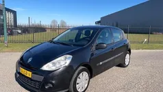 Zwart Gebruikt 2009 Renault Clio R.S. Hatchback | € 1.999 (Eerlijke prijs)