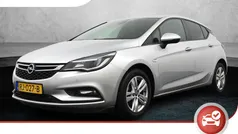 Grijs Gebruikt 2017 Opel Astra Innovation Hatchback | € 15.900 (Eerlijke prijs)