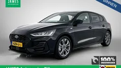 Zwart Gebruikt 2024 Ford Focus ST-Line X Hatchback | € 27.235 (Goede deal)