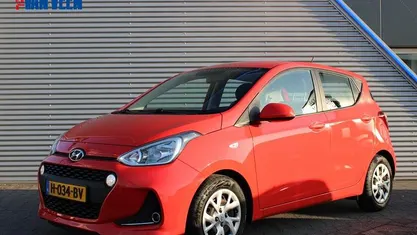 Rood Occasion 2020 Hyundai i10 Comfort Hatchback | € 10.690 (Eerlijke prijs)
