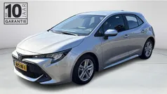 Grijs Gebruikt 2022 Toyota Corolla Hybrid Hatchback | € 22.475 (Eerlijke prijs)