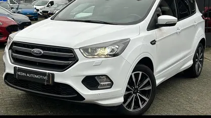 Wit Gebruikt 2018 Ford Kuga ST-Line SUV | € 15.745 (Eerlijke prijs)